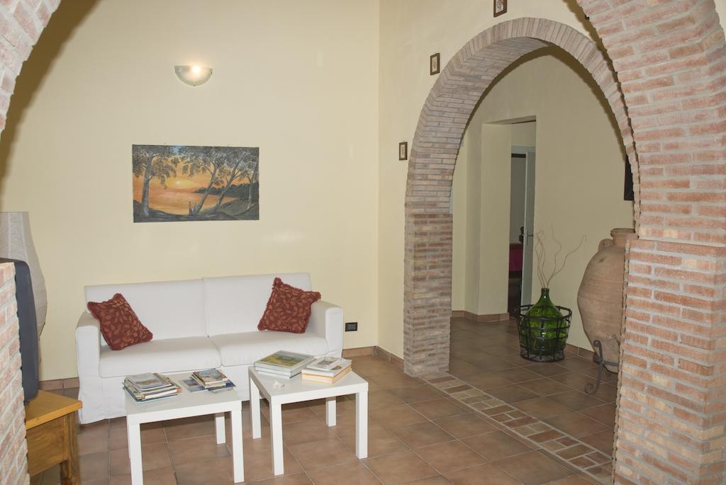 Case Di Loco Castro Apartment Agnone Bagni Ruang foto